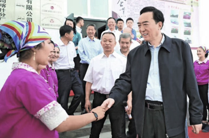 中央政治局委員,新疆維吾爾自治區(qū)黨委陳全國(guó)書記參觀美麗奧工廠
